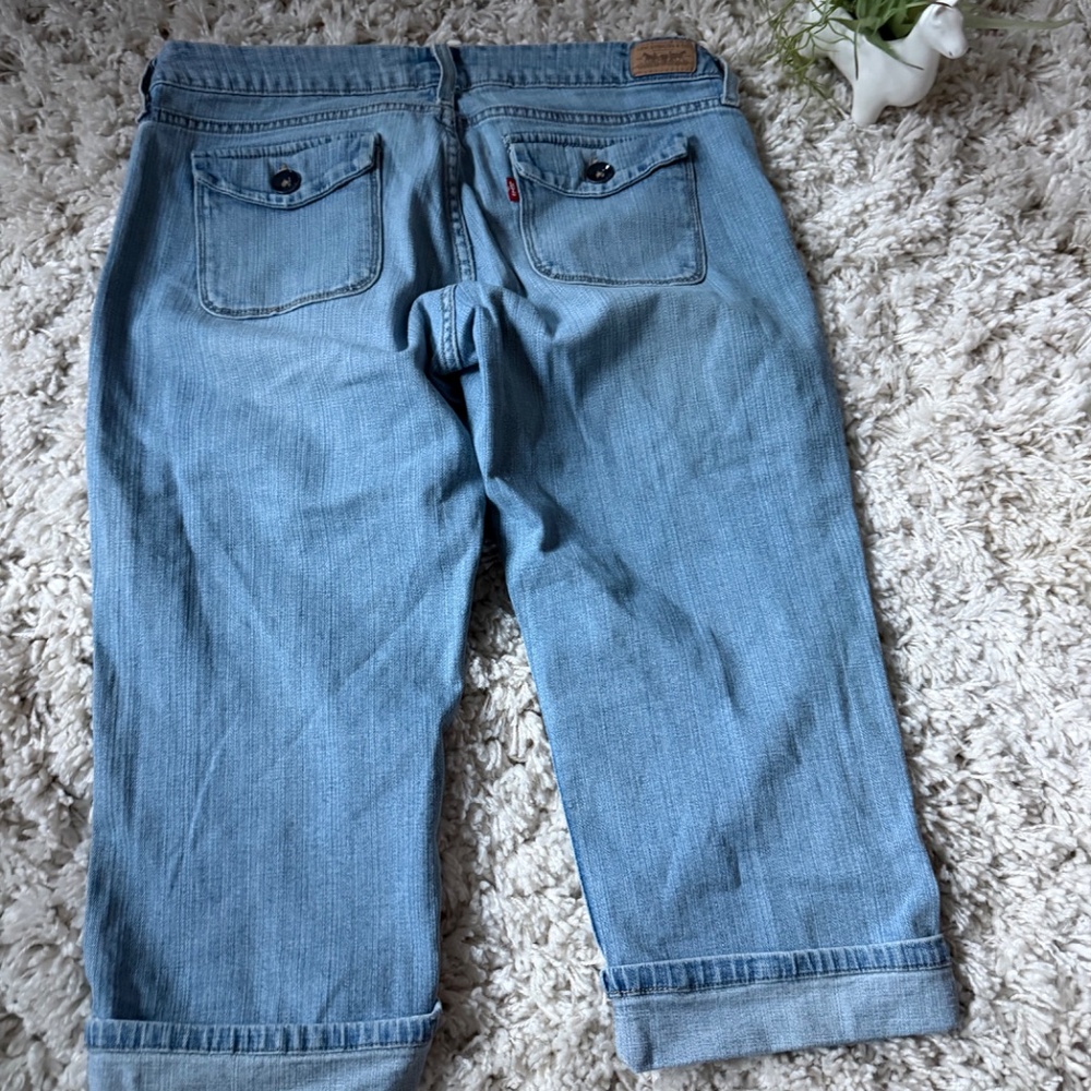 Levi's jeans in Levi's Classic Blue 545 women’s capri mom pants Denim Jean short - Picture 2 of 4
